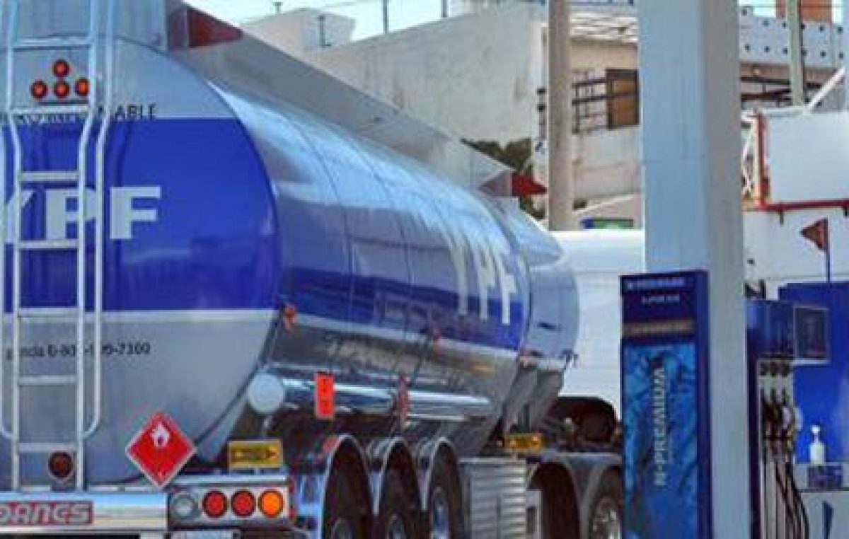 Las ventas de combustibles cayeron 30% tras el aumento de precios de mayo