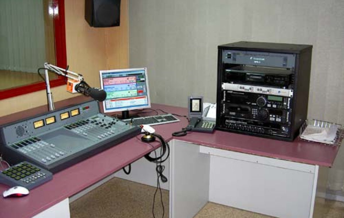 Funcionarios de Paraná explicaron a los jerarquizados el proyecto que propone la creación de una radio municipal