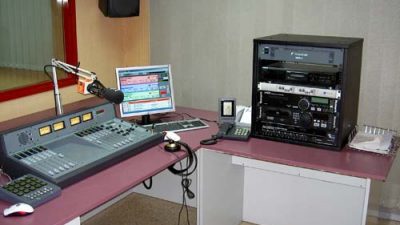 Funcionarios de Paraná explicaron a los jerarquizados el proyecto que propone la creación de una radio municipal