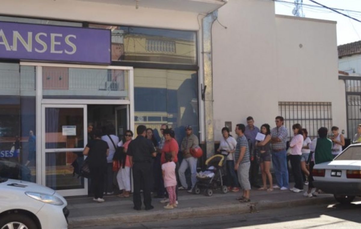 El ritmo de la crisis: ANSES tramita 12 veces más seguros de desempleo que en 2015