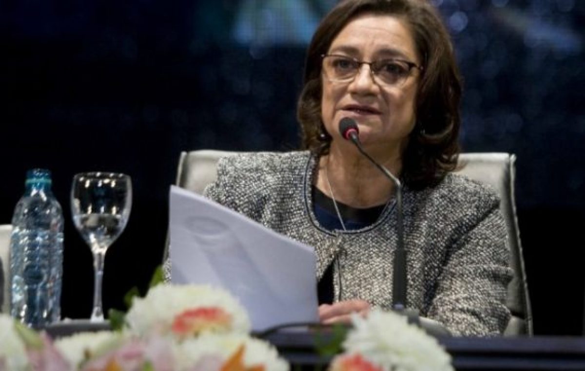 Gobernadores hablan de ahogos financieros