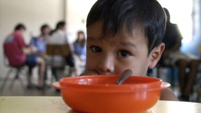 El obispo de Río Cuarto alertó que en los barrios crecen los pedidos de comida