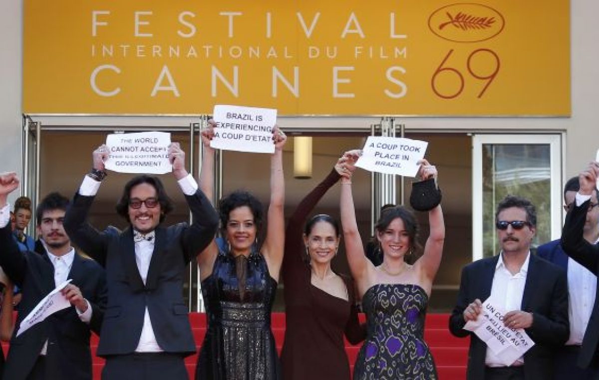 Sonia Braga critica «golpe de los ricos»