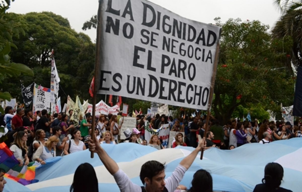 Sindicatos en alerta: afirman que Gobierno busca prohibir derecho a huelga
