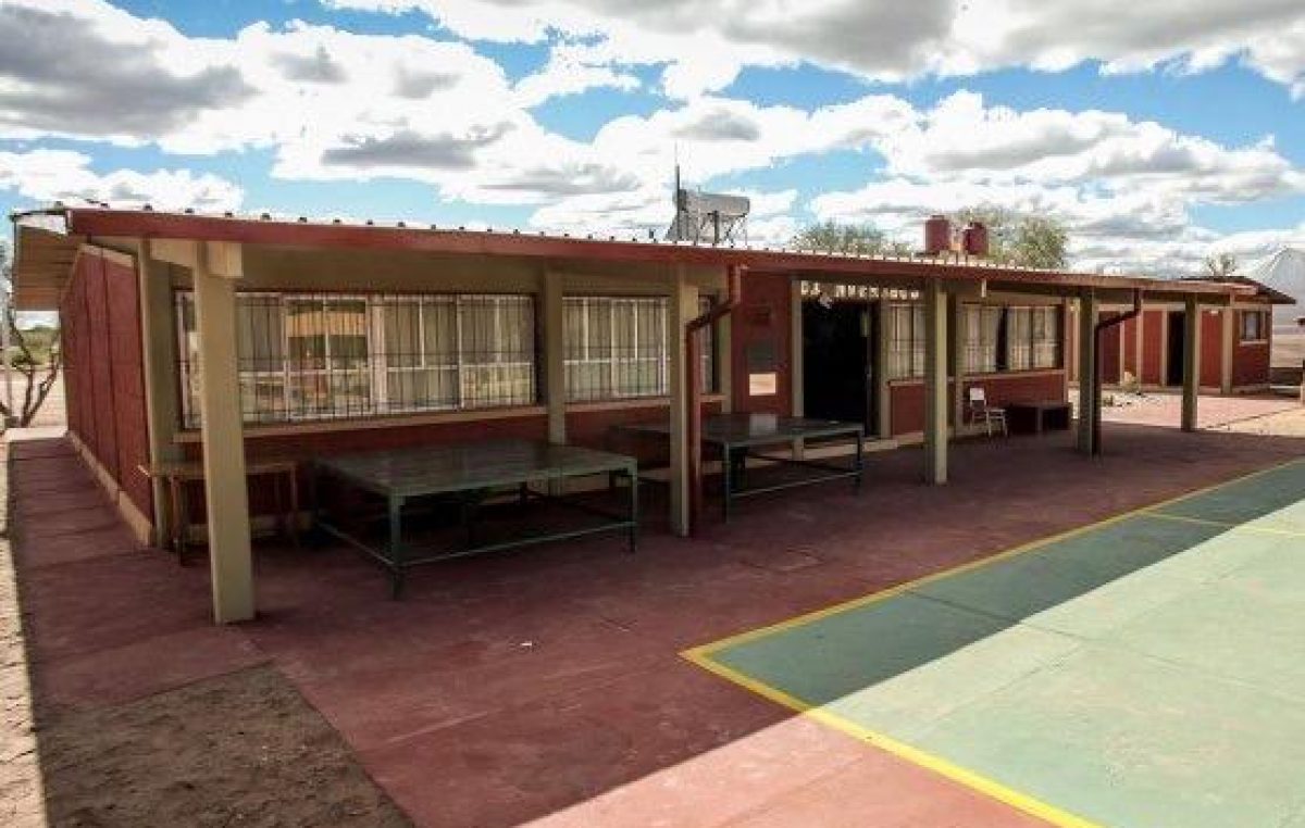 Ford convirtió una escuela rural riojana en auto-sustentable