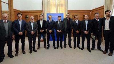 Intendentes de Mendoza dan primer paso hacia el Unicipio