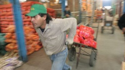La pobreza avanza sobre los que trabajan en la informalidad