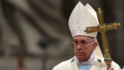 El Papa criticó a las potencias occidentales por su «colonialismo cultural»