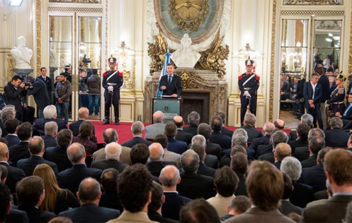 Acuerdo para frenar despidos, hoy un juramento, mañana una traición