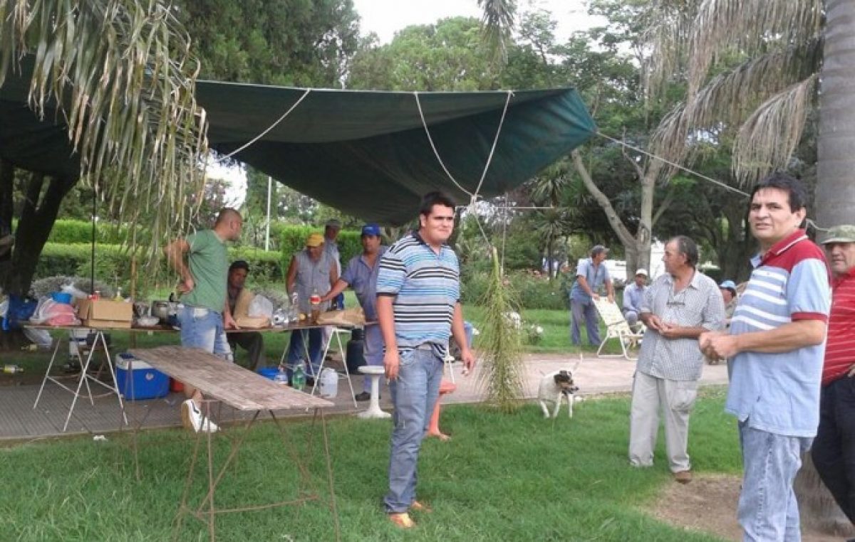 Wenceslao Escalante, Mackenna, Monte Maíz: Municipales rechazan el pago en cuotas y reclaman aumentos
