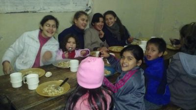 El único comedor solidario nocturno de Santa Fe pide ayuda para poder seguir funcionando