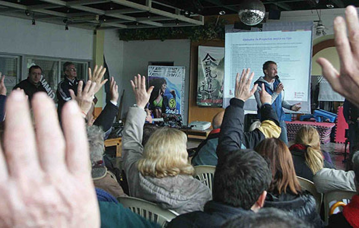 Se realizó el primer foro barrial por el Presupuesto Participativo en Lanús