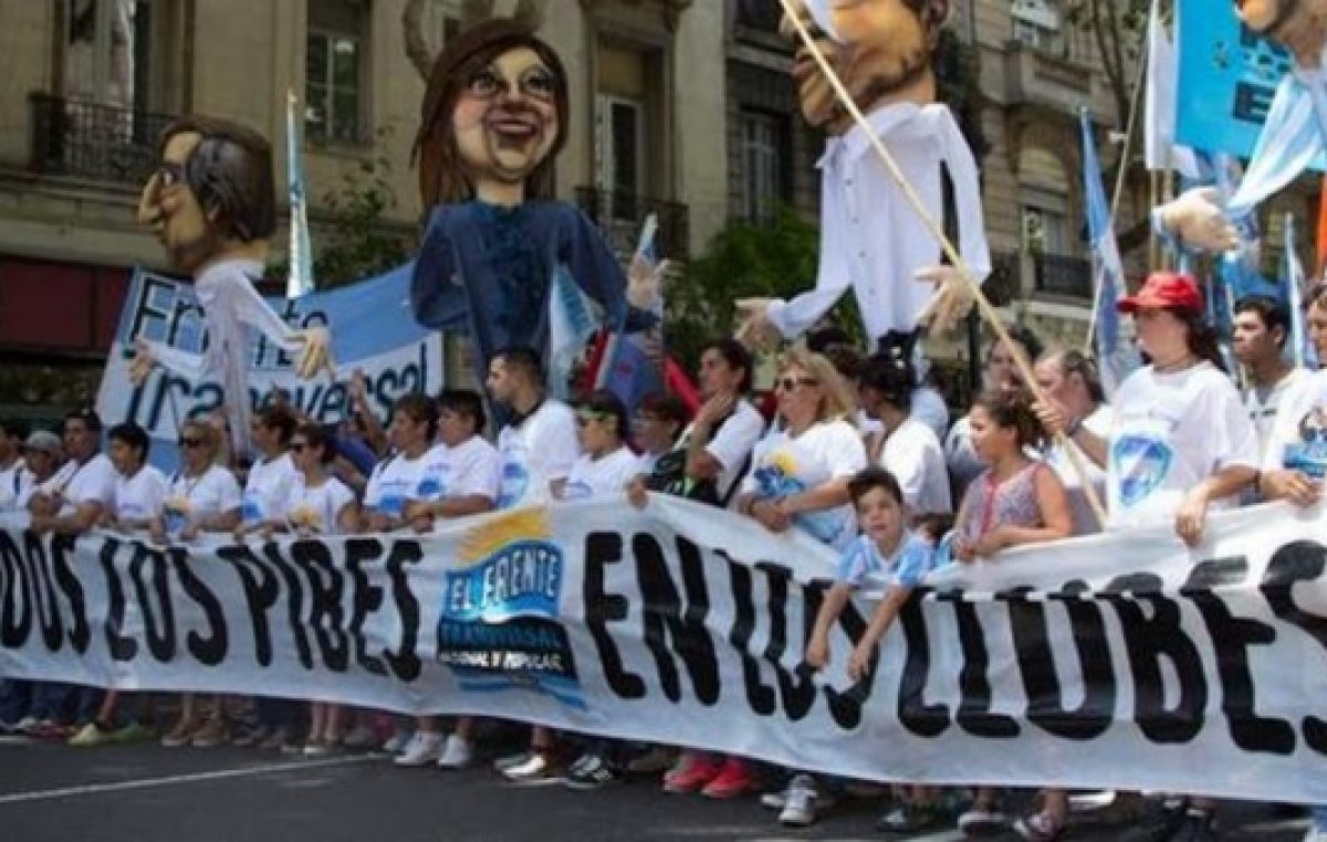 Intendentes peronistas realizan jornada de reclamo en “defensa de los clubes de barrio”