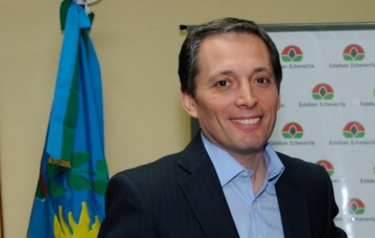 Denuncian que el Intendente de Esteban Echeverría aprieta económicamente a los municipales
