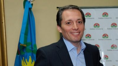 Denuncian que el Intendente de Esteban Echeverría aprieta económicamente a los municipales