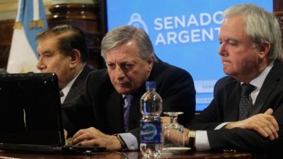 Amplían la denuncia contra Aranguren por supuestos manejos a favor de Shell