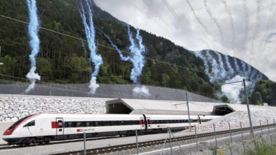 Suiza abrió en los Alpes el túnel ferroviario más largo del mundo