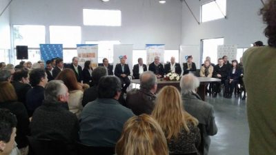 Cuatro intendentes firmaron el acta compromiso del Área Metropolitana Paraná