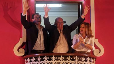 Kuczynski acaricia la presidencia de Perú por unos 90.000 votos