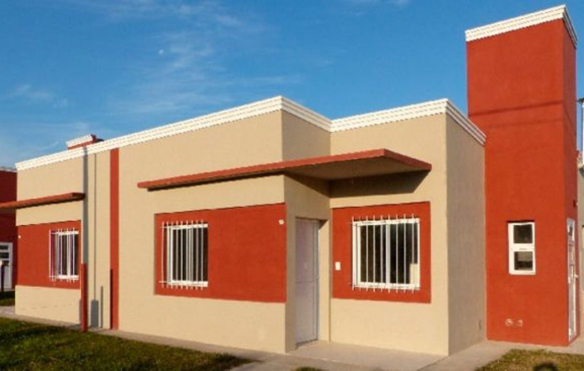 Veinte familias de Larroque accedieron a su casa propia