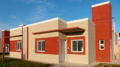 Veinte familias de Larroque accedieron a su casa propia