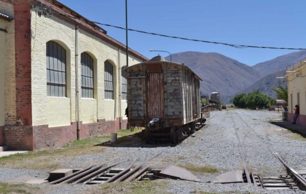 Lanzan proyecto ferrovial que unirá Jujuy con La Quiaca