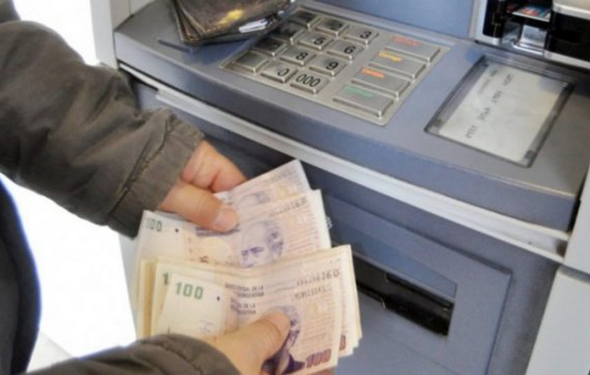 Aguinaldos: Neuquén otorgará fondos a los municipios para su pago