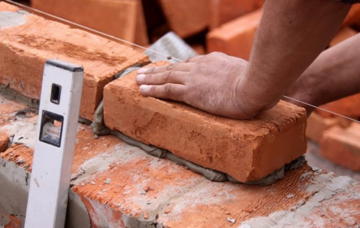 La venta de materiales para la construcción cayó casi 12% en el primer semestre y más de 21% en el año