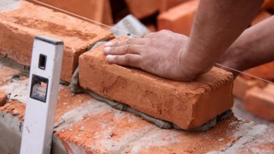 La venta de materiales para la construcción cayó casi 12% en el primer semestre y más de 21% en el año