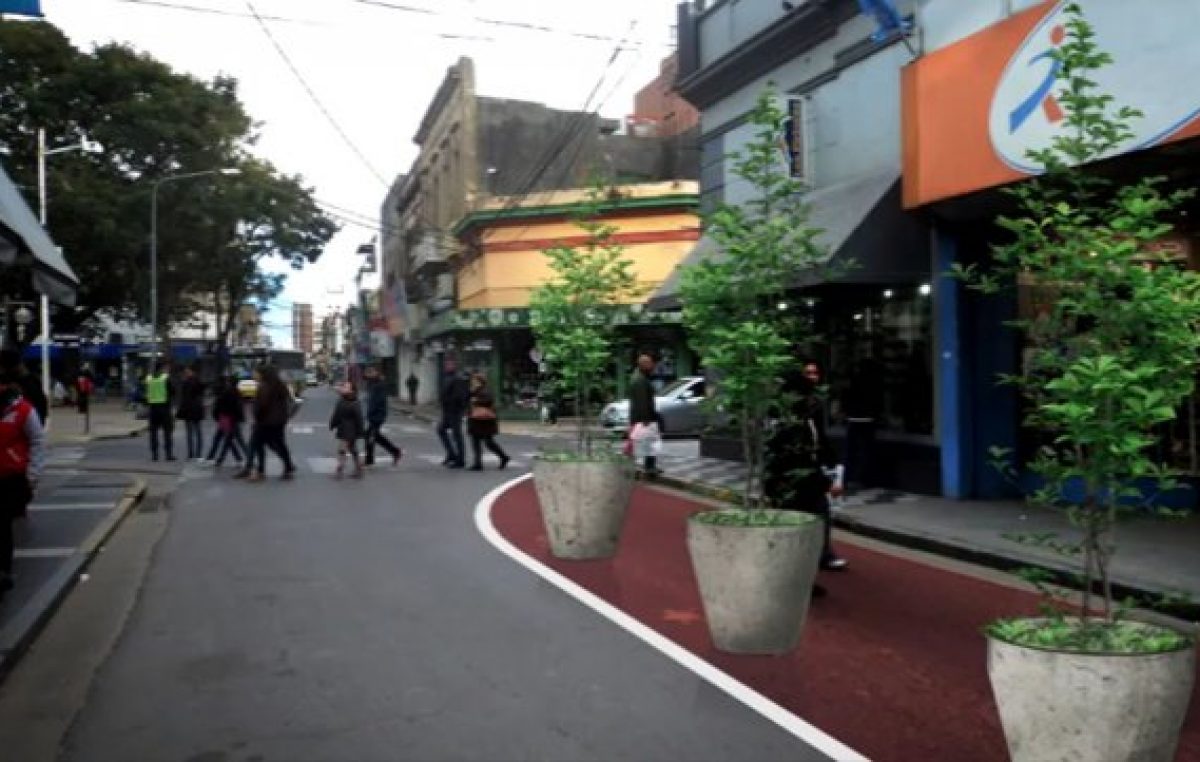 Proponen ampliar la circulación peatonal sobre calle Mendoza en Santa Fe