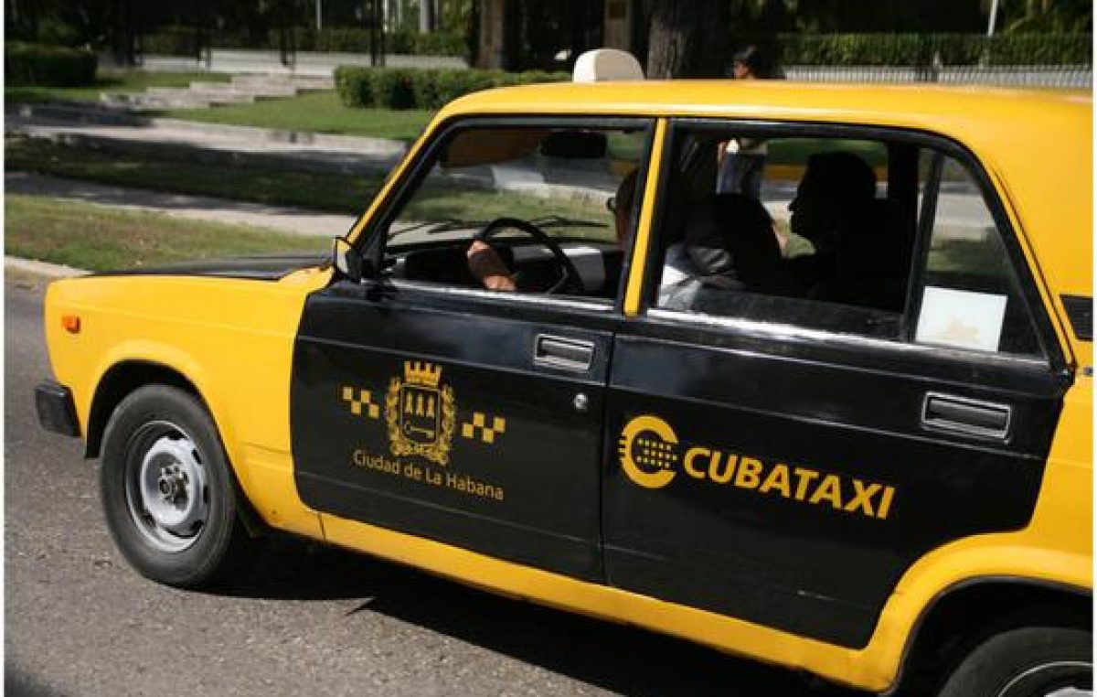 Limitan tarifas de taxistas privados en La Habana