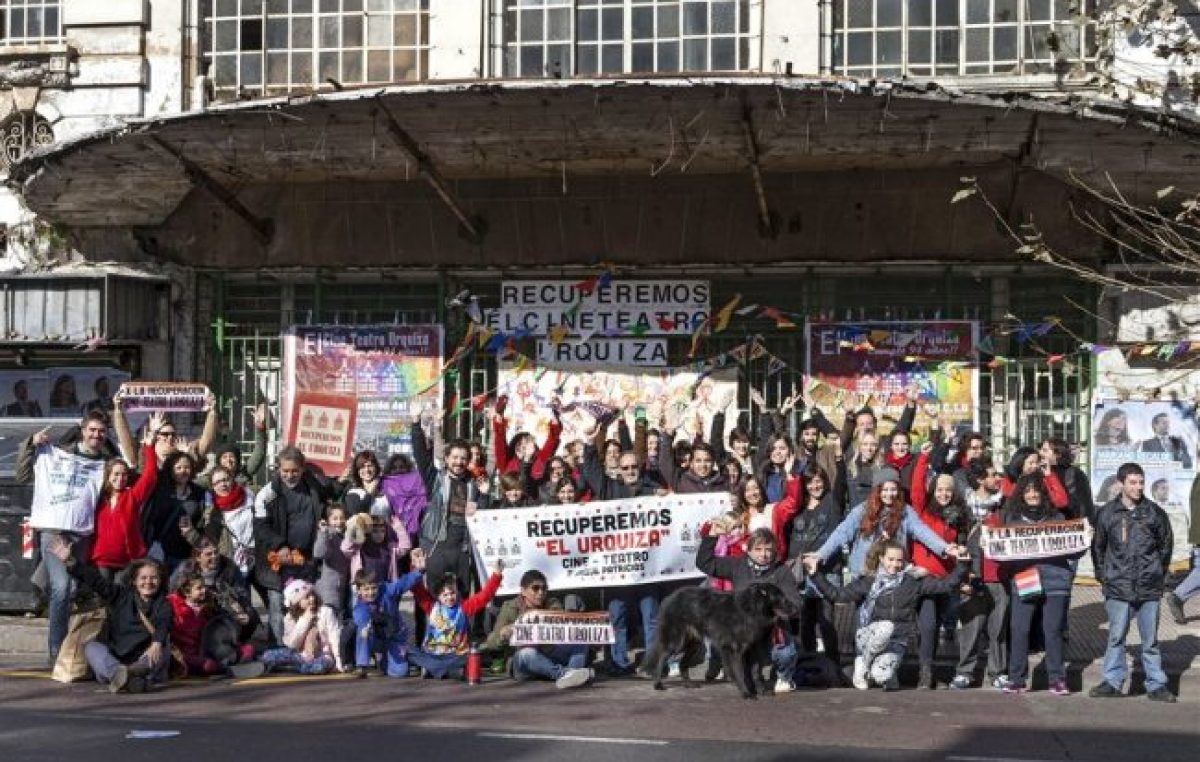 Cine Teatro Urquiza: Perder la historia a martillazo limpio
