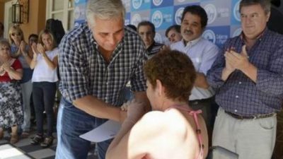 Pasan a contrato a trabajadores municipales correntinos