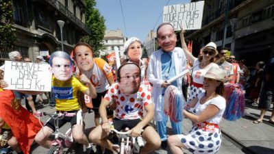 Pese a la protestas, aprobaron la reforma laboral en Francia