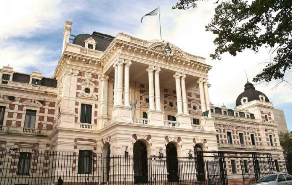 Buenos Aires lidera la lista de provincias que solicitaron endeudamiento externo