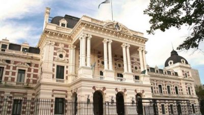 Buenos Aires lidera la lista de provincias que solicitaron endeudamiento externo