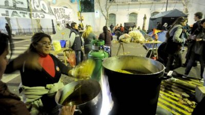Cien ollas populares por la ayuda social