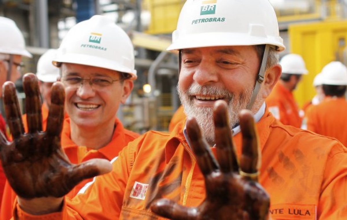 Lula acusa de Temer de querer vender Petrobras