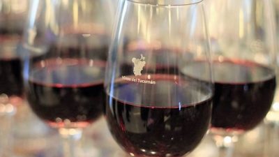 Por 3 años prepararon en Tucumán un vino para el Bicentenario, pero Macri eligió uno de Mendoza