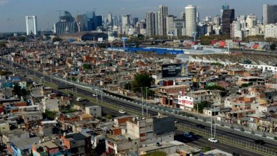 Casi 3 millones de personas viven en villas miserias en un país desigual