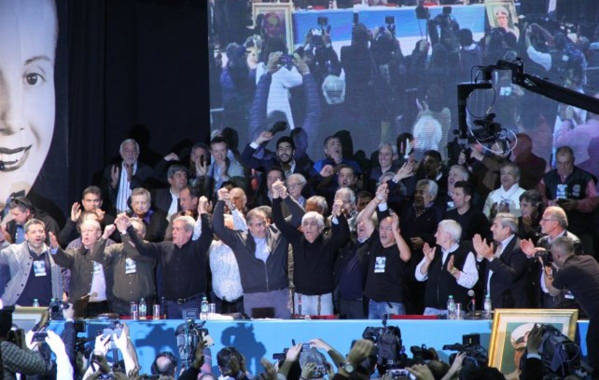 La CGT se reunificó y pidió cambios en la política económica, pero no lanzó un paro