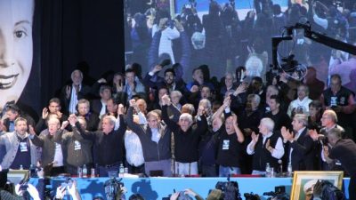 La CGT se reunificó y pidió cambios en la política económica, pero no lanzó un paro