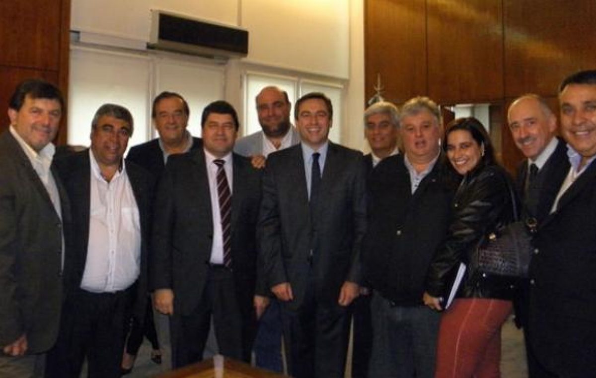En su equipo, el intendente de Córdoba prioriza a exintendentes