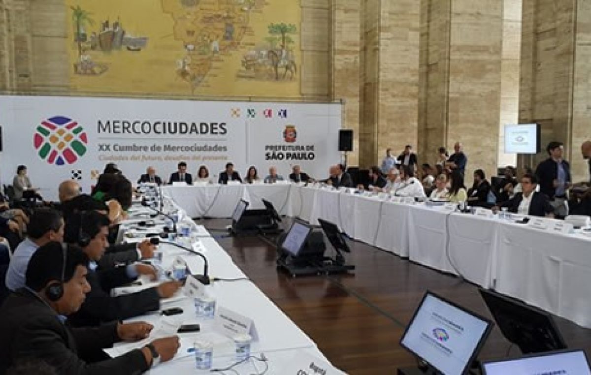 Se desarrolla el seminario Cumbre de Mercociudades en Santa Fe