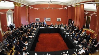 Cumbre de gobernadores: Hubo acuerdo con otras provincias pero Santa Fe no firmó