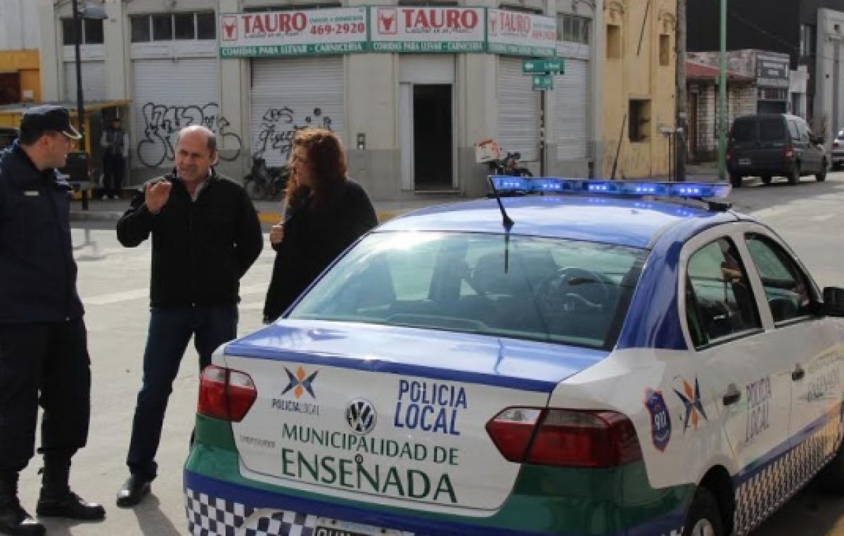El intendente de Ensenada compró patrulleros con fondos propios y le pasó factura a la Provincia