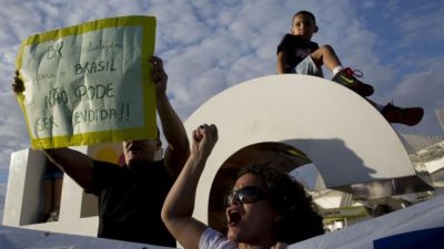 Dividido, Brasil volvió a protestar en las calles