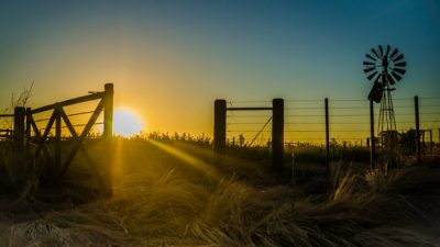 Interponen en Chubut acción de amparo para suspender venta de tierras a extranjeros