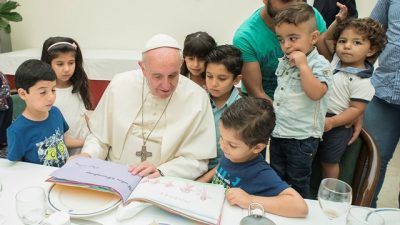 Un gesto del Papa a refugiados sirios