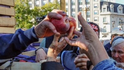 Río Negro: Productores vuelven al Valle con mucha publicidad y pocas respuestas